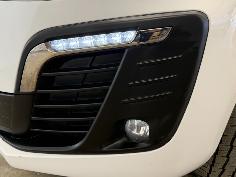 Peugeot e-Expert 75 L2 Premium Van