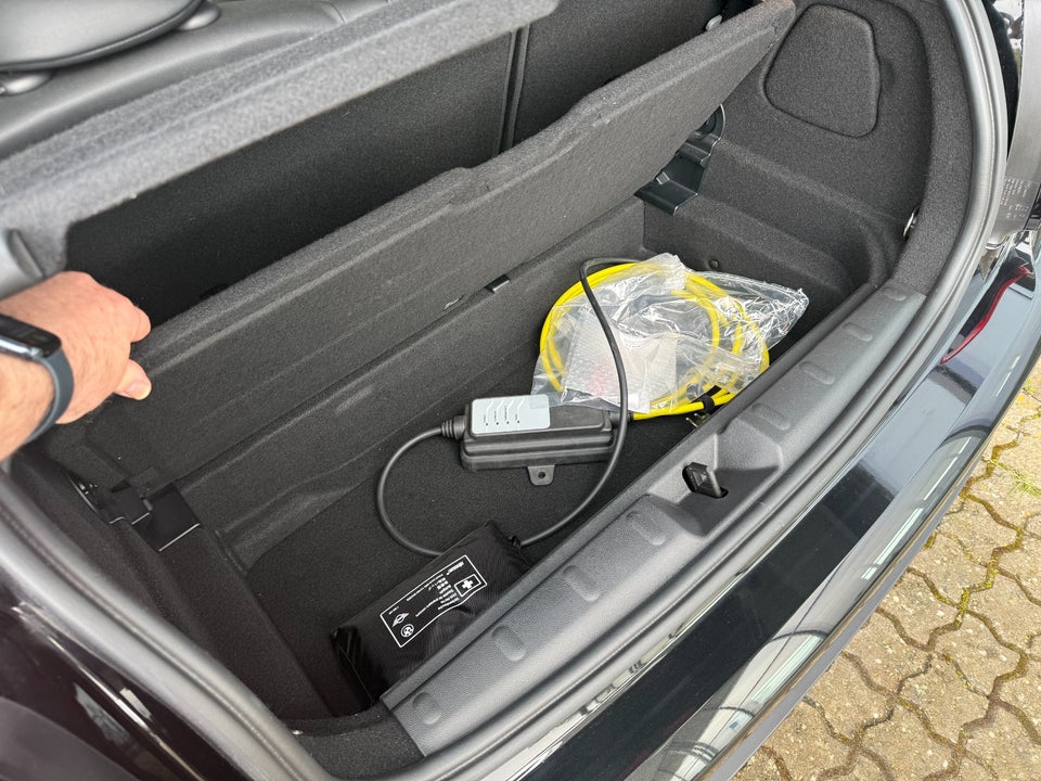 MINI Cooper SE Essential 3d