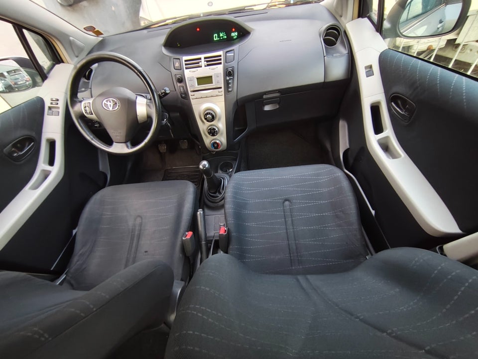 Toyota Yaris 1,3 Luna 5d