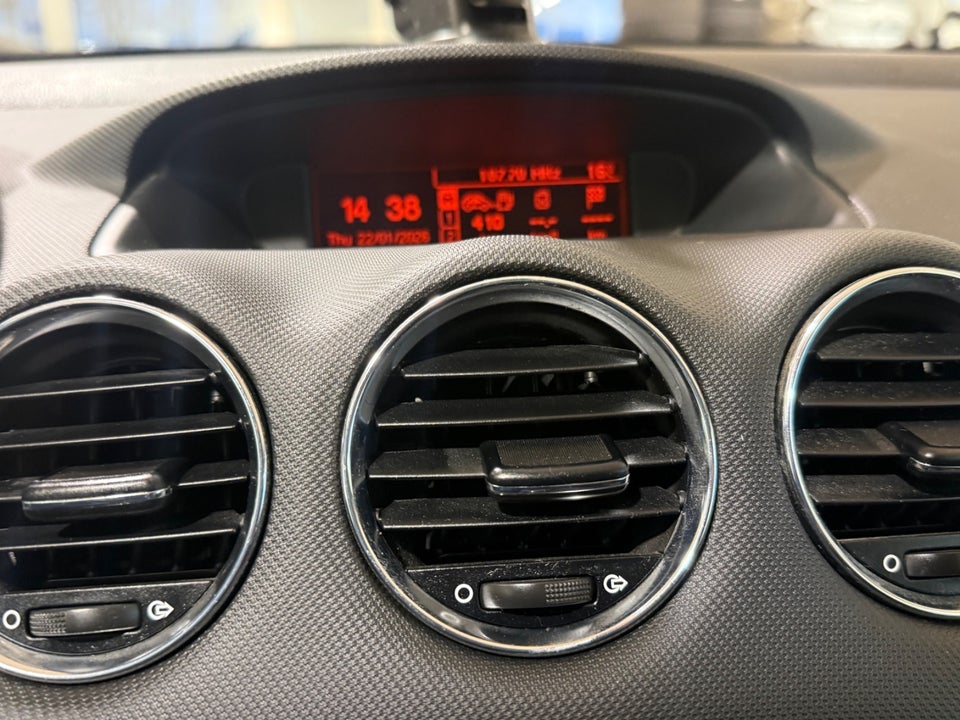 Peugeot 308 1,6 HDi 109 Premium SW 7prs 5d