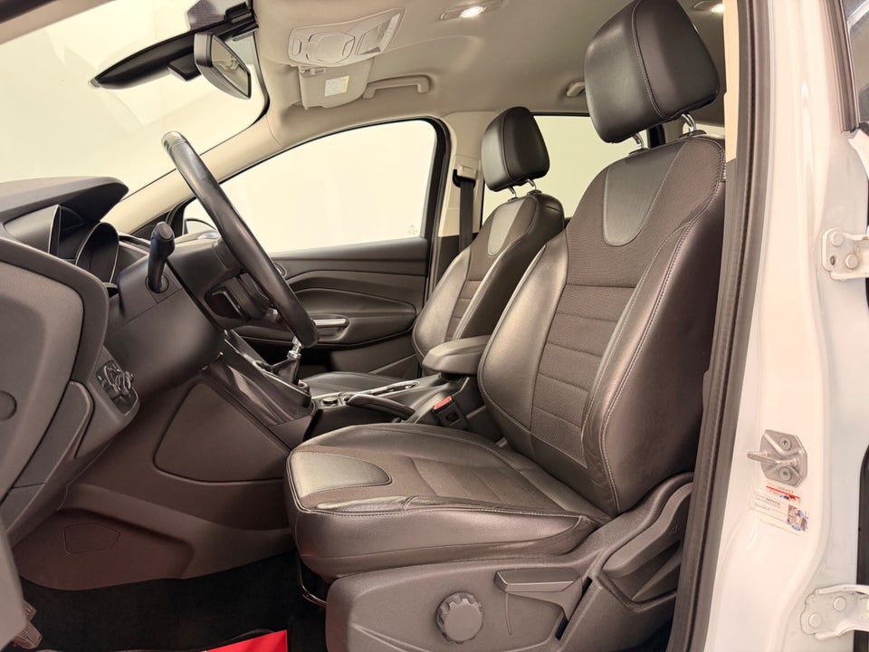 Ford Kuga 2,0 TDCi 140 Titanium 5d