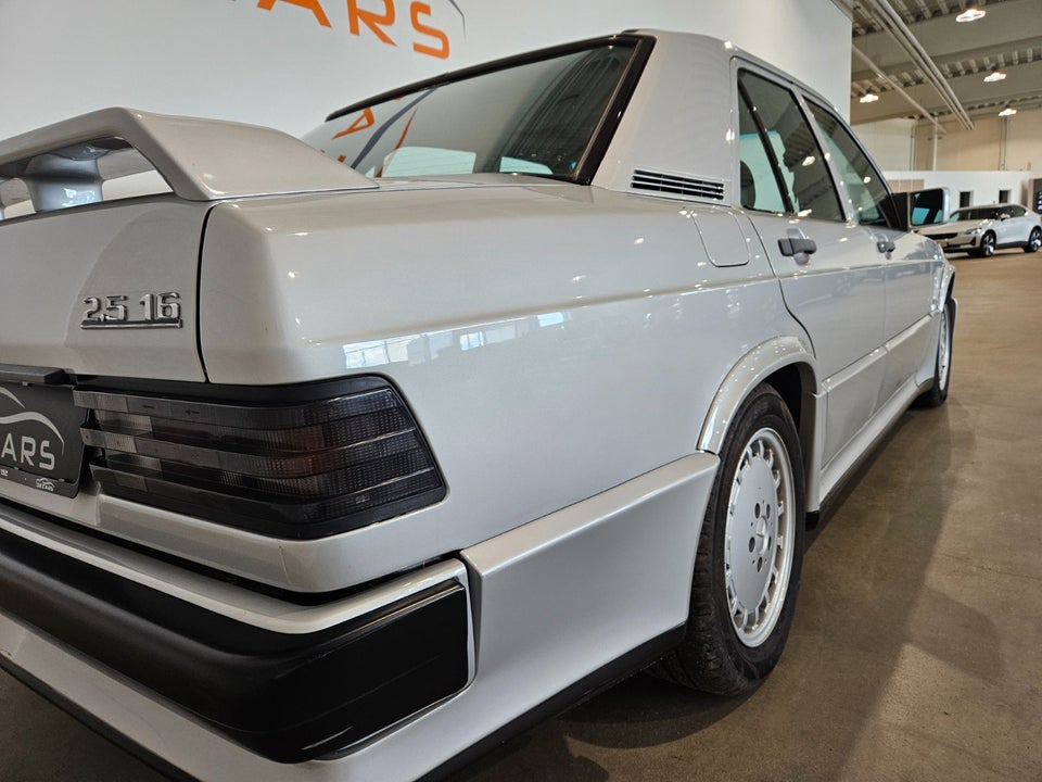 Mercedes 190 E 2,5 16V aut. 4d