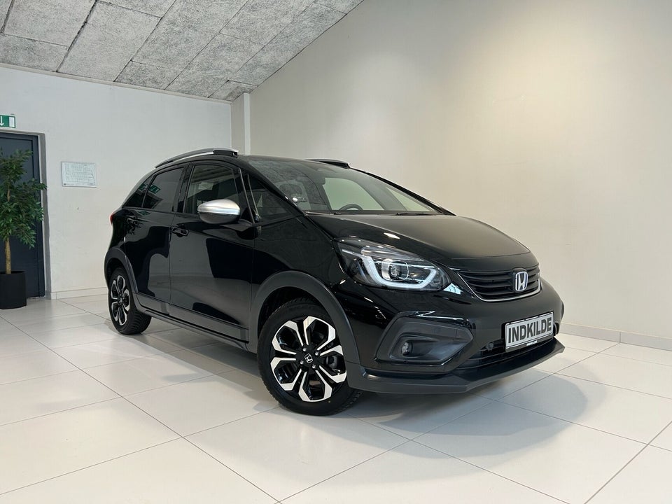 Honda Jazz 1,5 i-MMD Crosstar Executive eCVT 5d