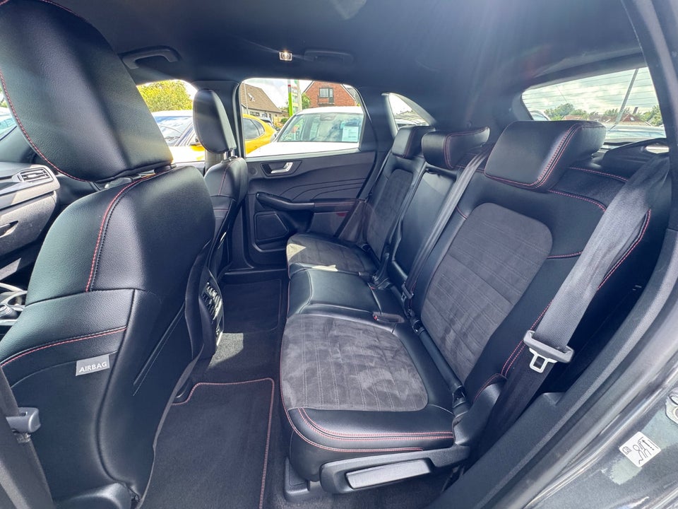 Ford Kuga 2,5 PHEV ST-Line X CVT 5d