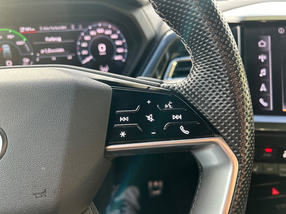 Audi Q4 e-tron 50 S-line quattro 5d