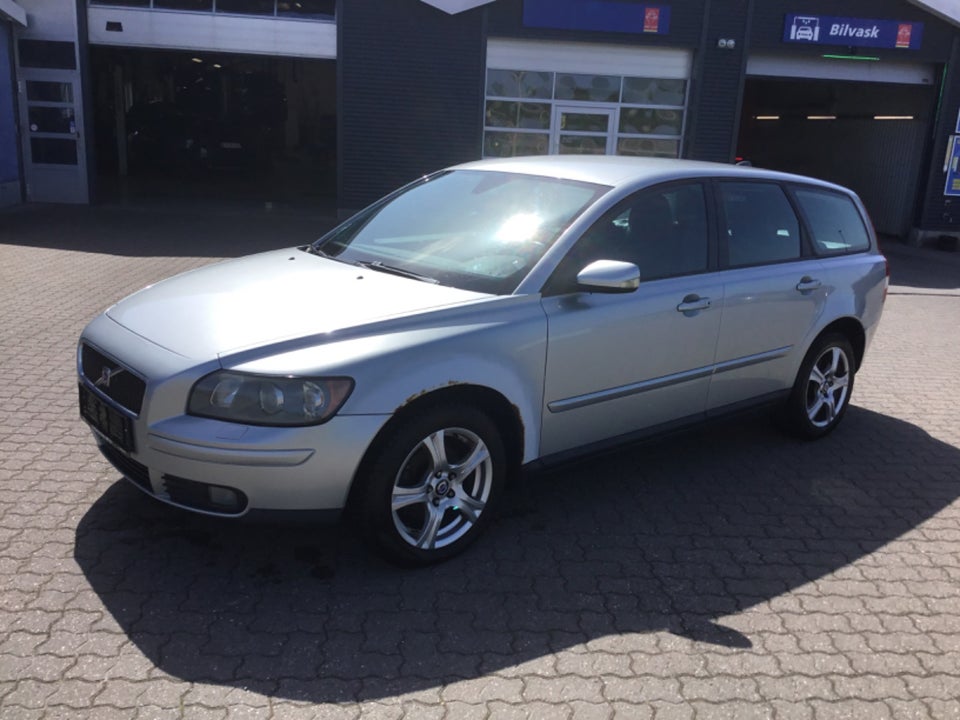 Volvo V50 1,8 Momentum 5d