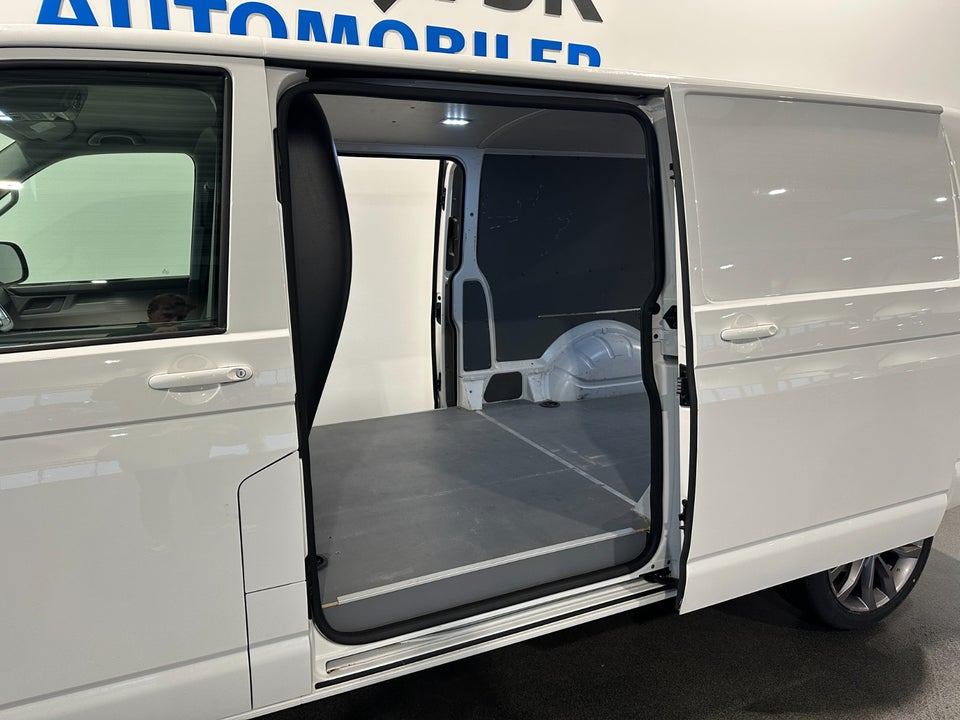 VW Transporter 2,0 TDi 150 Kassevogn DSG lang