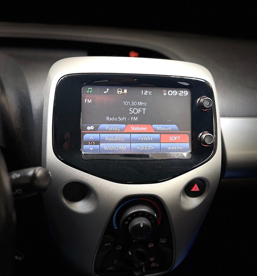 Toyota Aygo 1,0 VVT-i x-black 5d