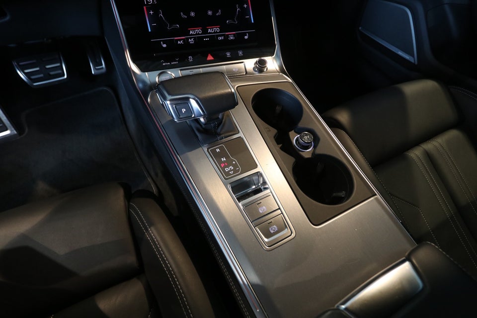 Audi A6 55 TFSi S-line quattro S-tr. 4d