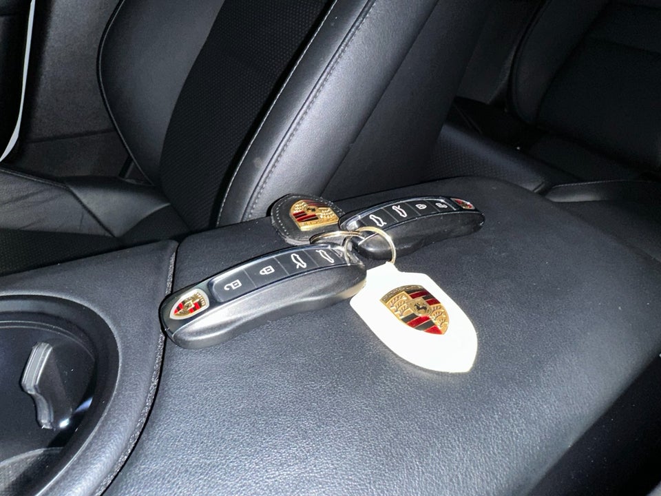 Porsche Taycan Performance+ 4d