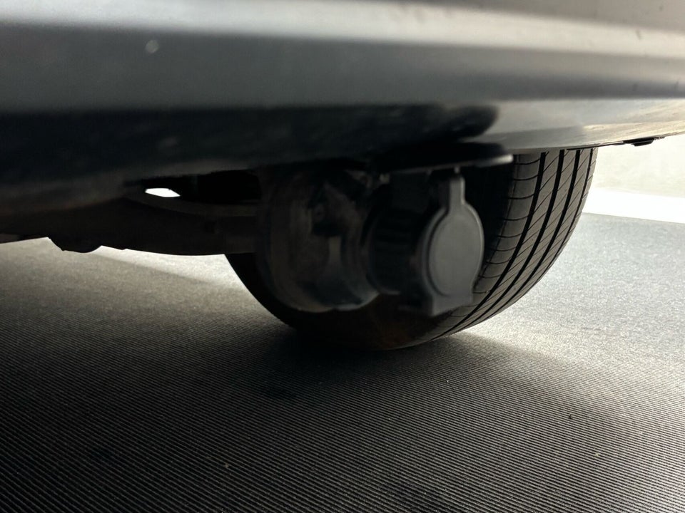 Hyundai Kona 64 EV Essential 5d