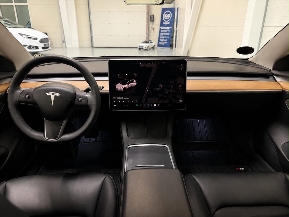 Tesla Model 3 Long Range AWD 4d