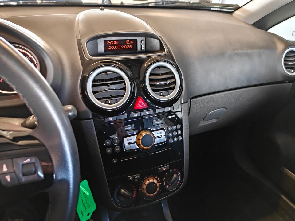 Opel Corsa 1,2 16V Cosmo 5d