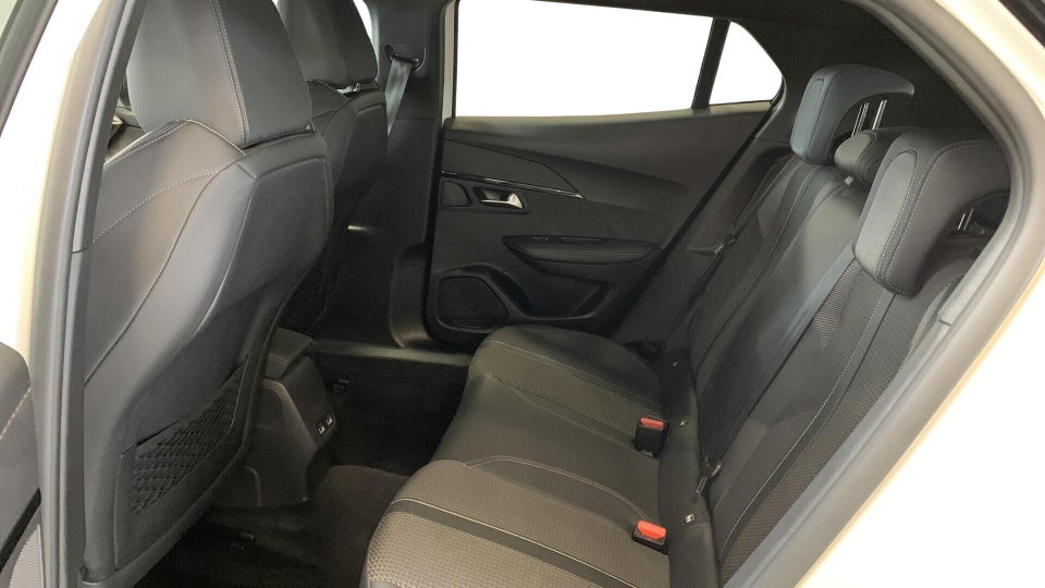 Peugeot e-2008 50 GT 5d