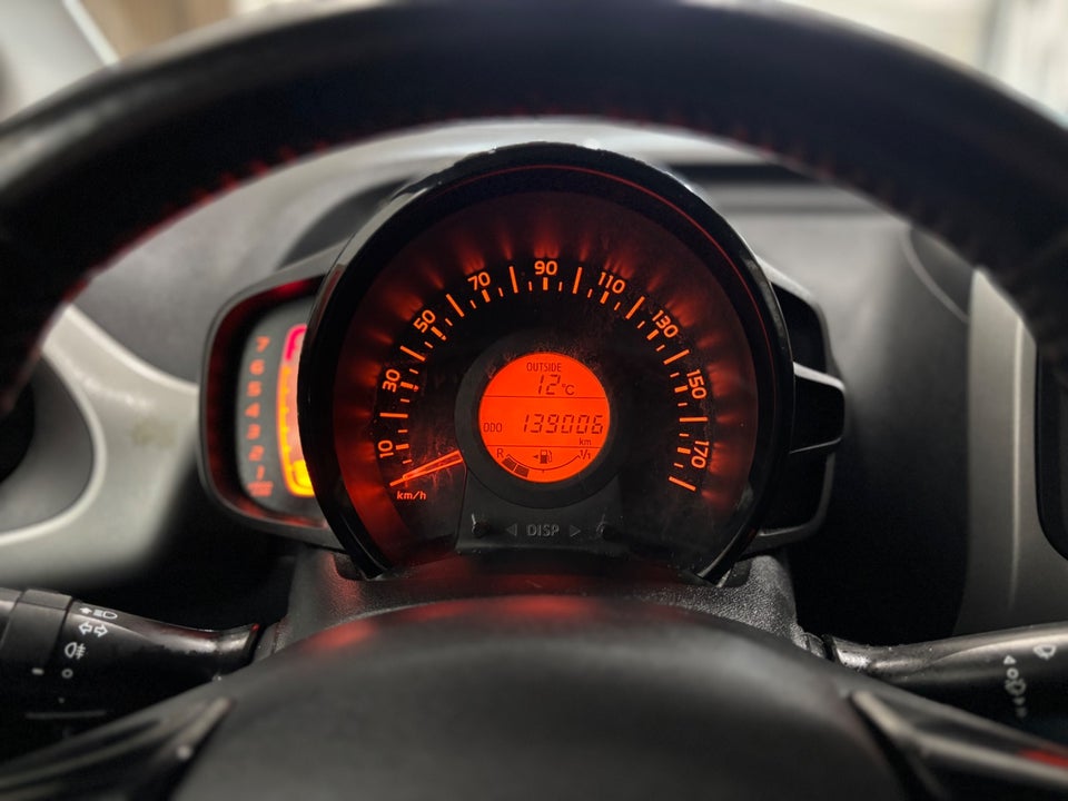 Toyota Aygo 1,0 VVT-i x-play 5d