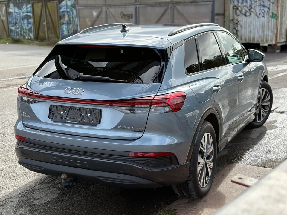 Audi Q4 e-tron 45 Progress quattro 5d