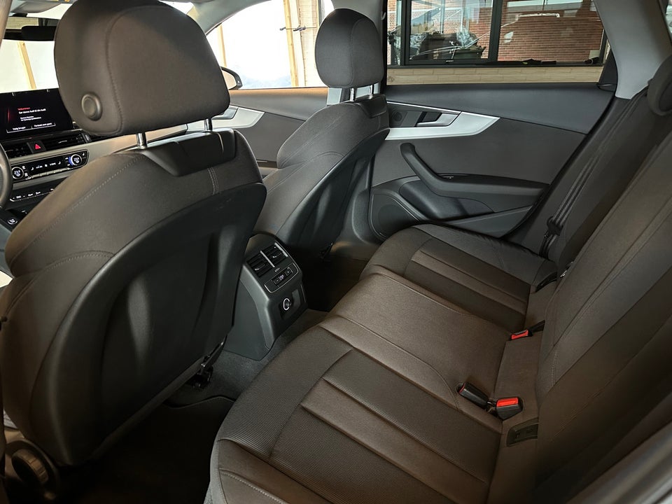 Audi A4 40 TFSi Prestige Avant S-tr. 5d