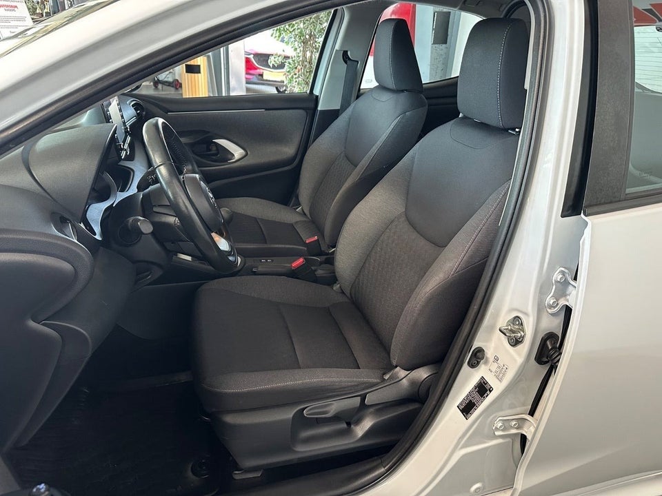 Toyota Yaris 1,0 Essential Van 5d