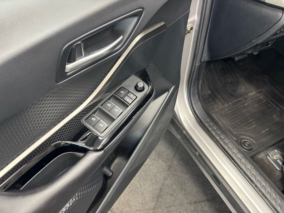 Toyota C-HR 1,8 Hybrid Selected CVT 5d