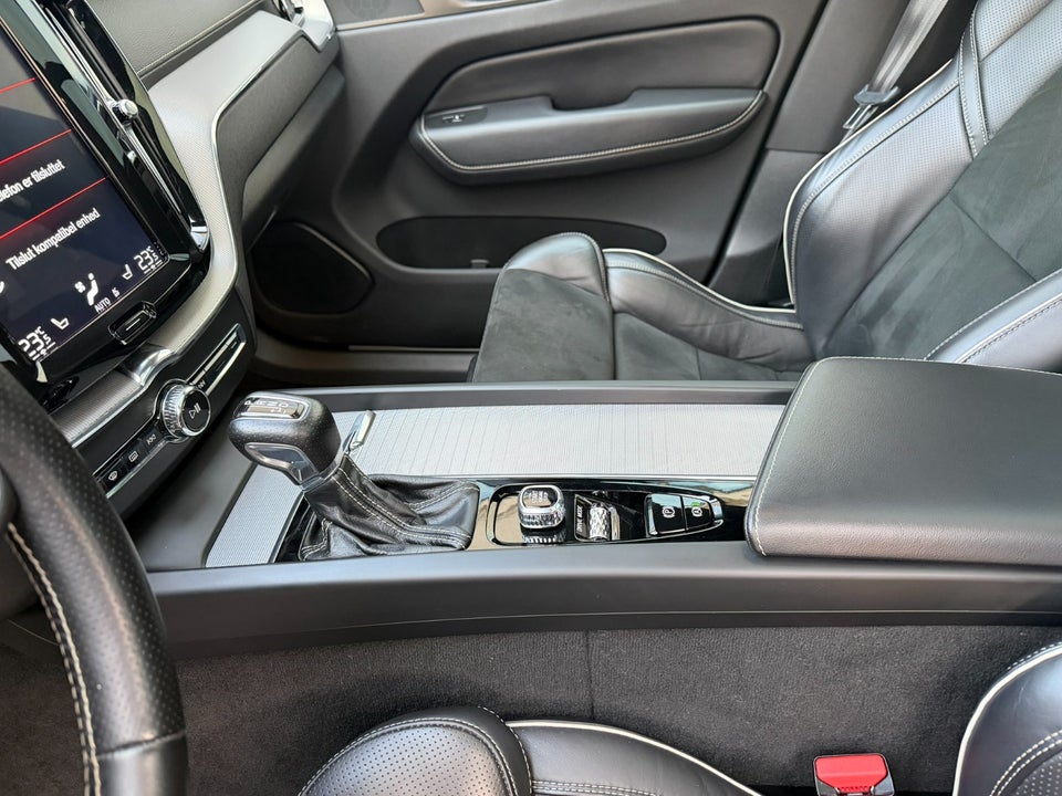 Volvo XC60 2,0 T5 250 R-Design aut. AWD 5d