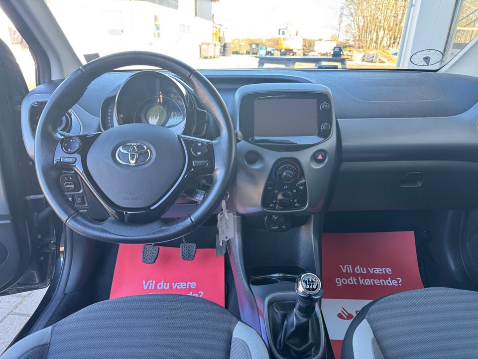 Toyota Aygo 1,0 VVT-i x-play 5d