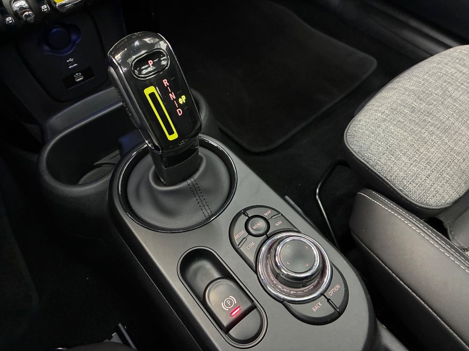 MINI Cooper SE Classic Trim 3d