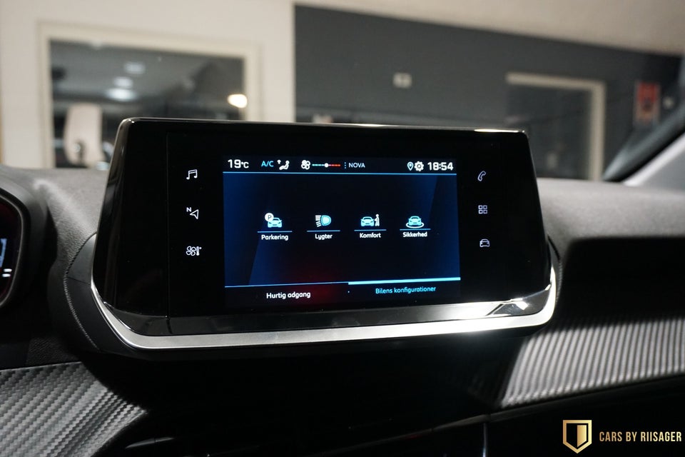 Peugeot 208 1,2 PureTech 75 Black Limited 5d