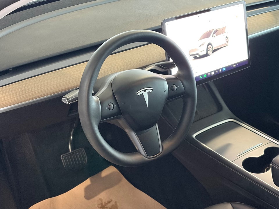 Tesla Model Y Long Range AWD 5d