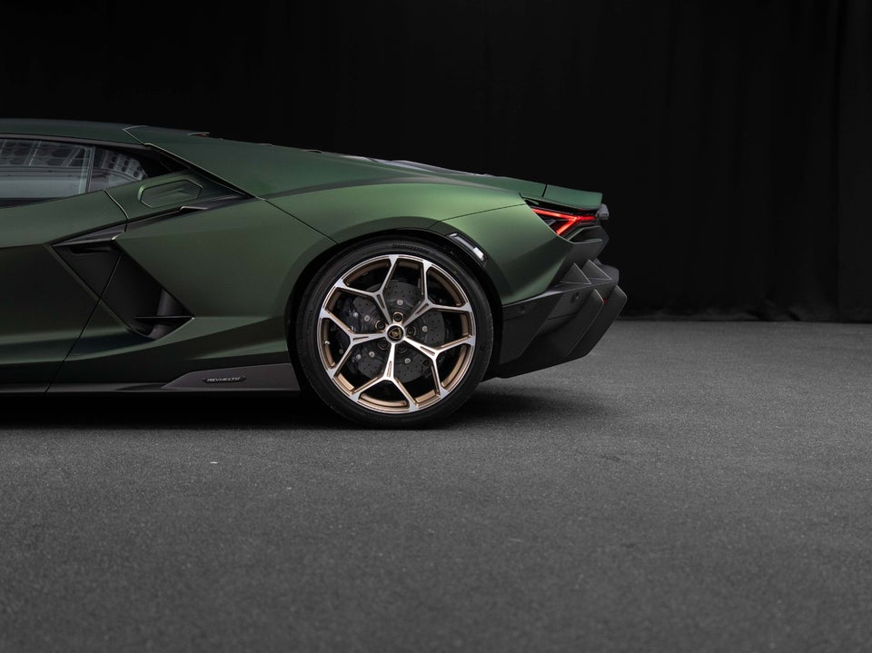 Lamborghini Revuelto 6,5  2d