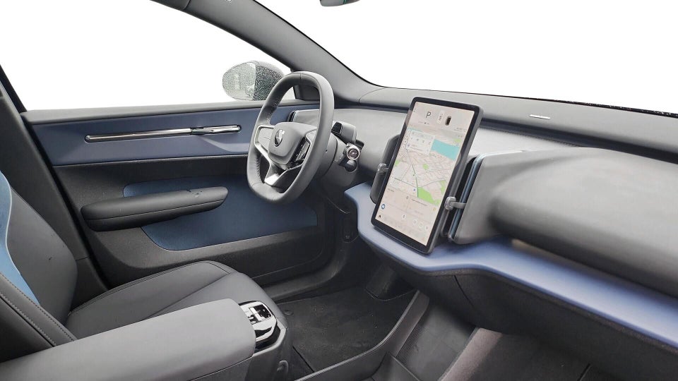 Volvo EX30 Extended Range Plus 5d