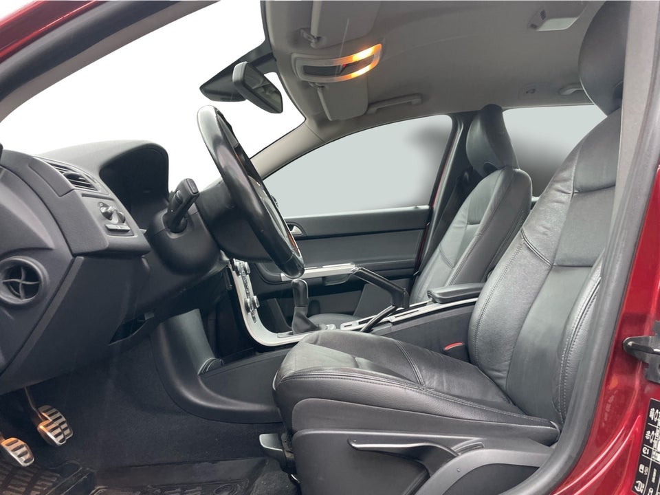 Volvo V50 1,6 D2 115 Momentum 5d