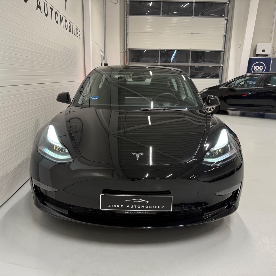 Tesla Model 3 Long Range AWD 4d