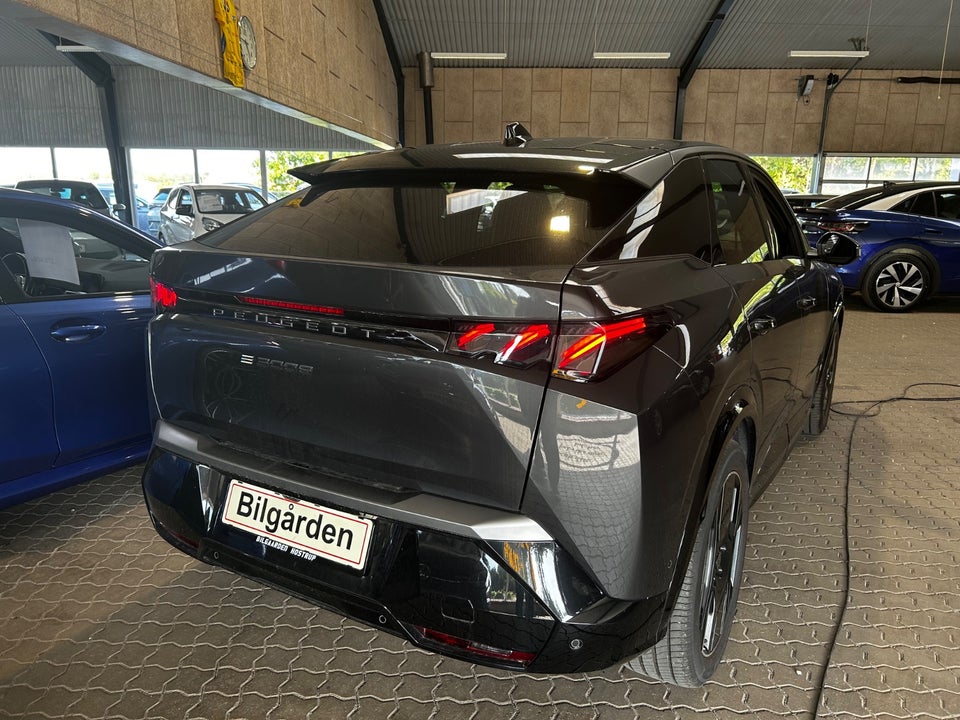 Peugeot e-3008 77 GT Pack 5d