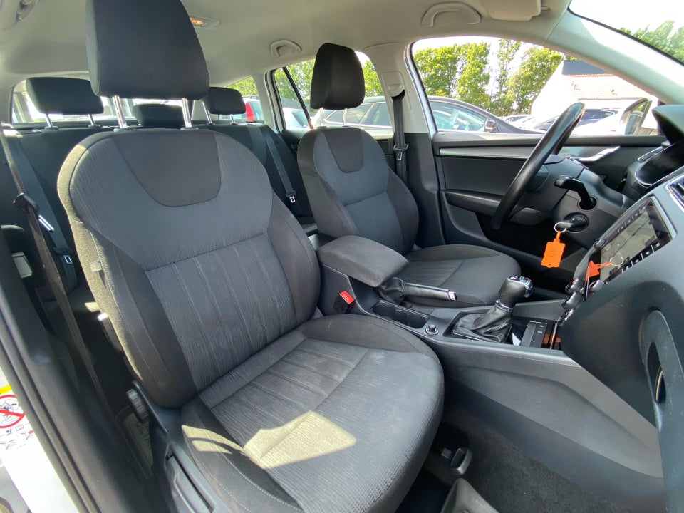 Skoda Octavia 2,0 TDi 150 Celebration+ Combi DSG 5d