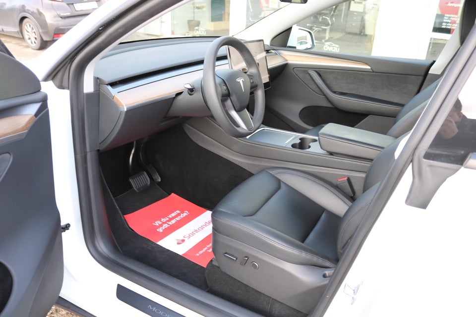 Tesla Model Y Long Range AWD 5d