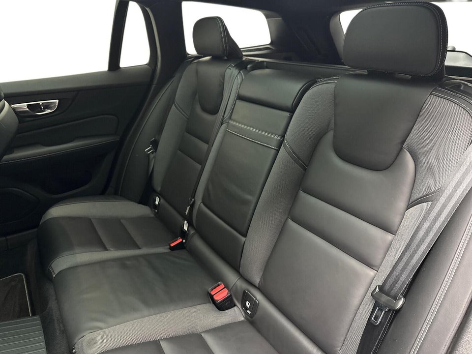 Volvo V60 2,0 T8 390 R-Design aut. AWD 5d