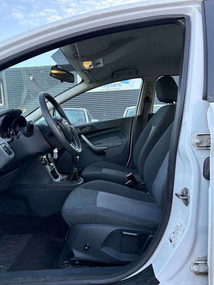 Ford Fiesta 1,25 82 Ambiente 5d