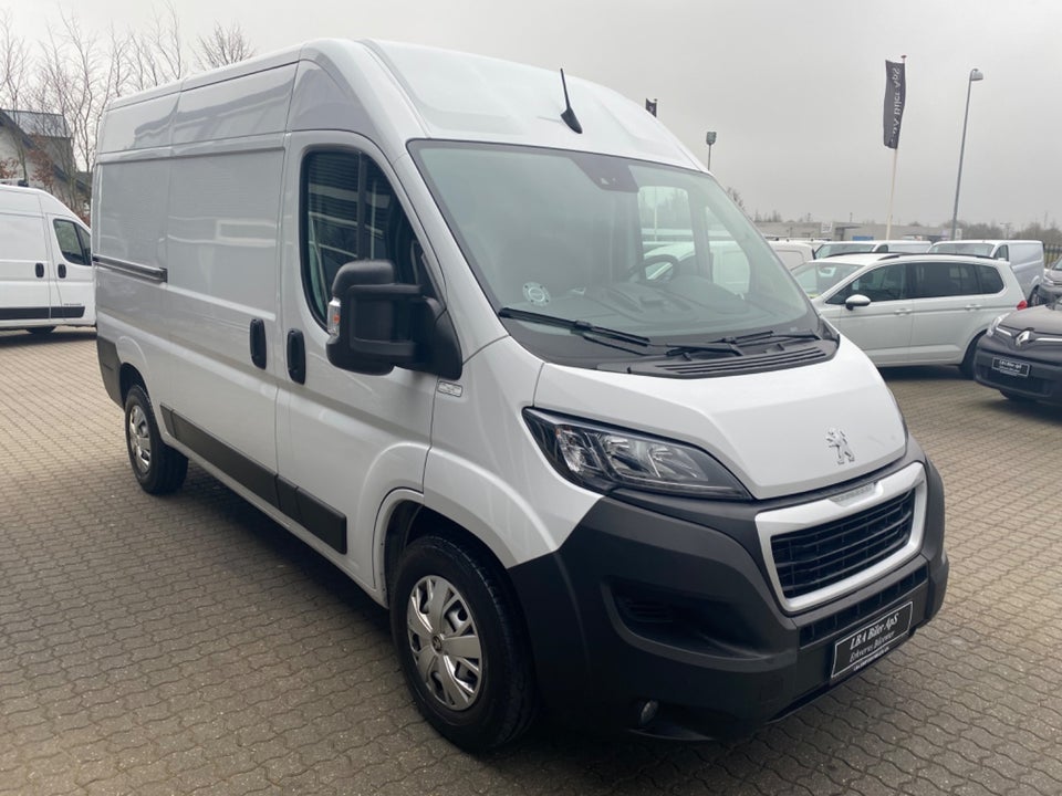 Peugeot Boxer 333 2,2 BlueHDi 165 L2H2 Premium