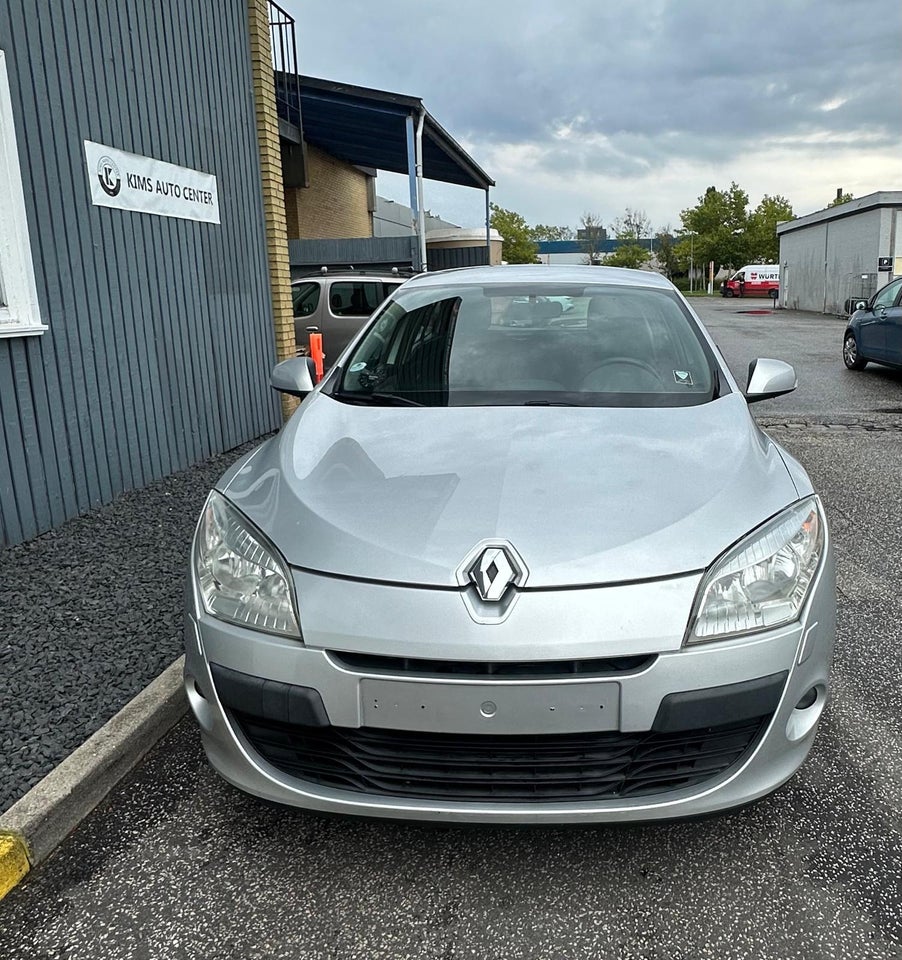 Renault Megane III 1,6 100 Authentique 5d