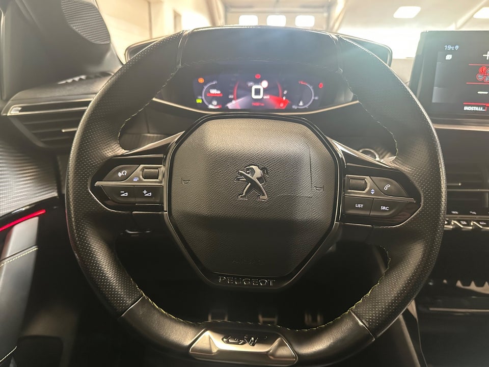 Peugeot 208 1,2 PureTech 100 GT 5d