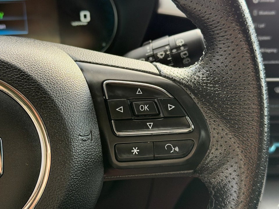 MG MG5 50 Luxury 5d
