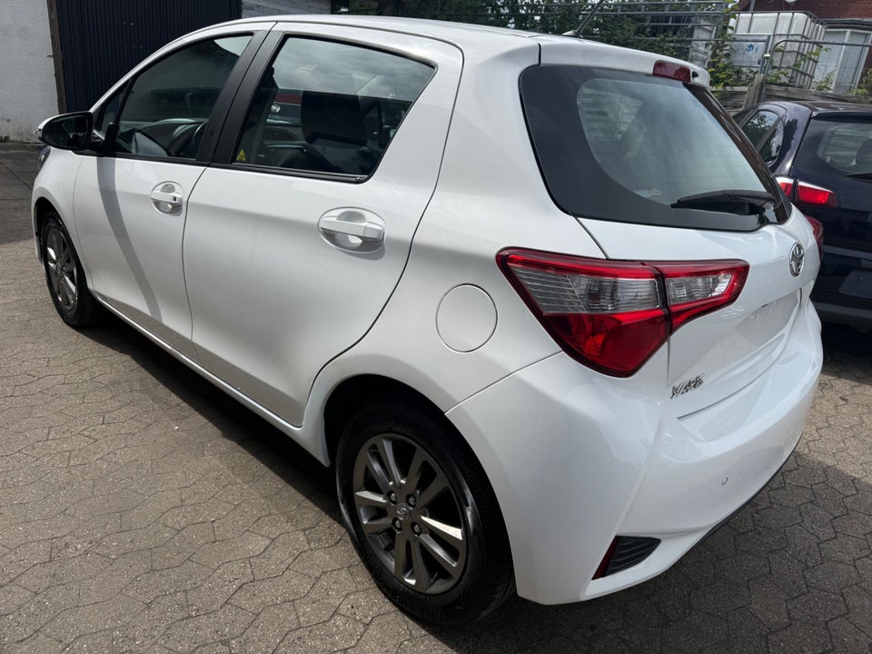 Toyota Yaris 1,0 VVT-i T2 5d