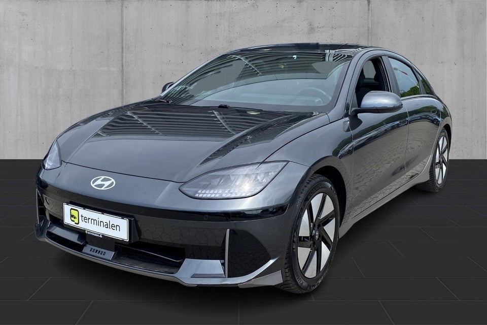 Hyundai Ioniq 6 77 Essential 4d