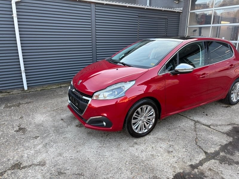 Peugeot 208 1,6 BlueHDi 100 Allure Sky 5d