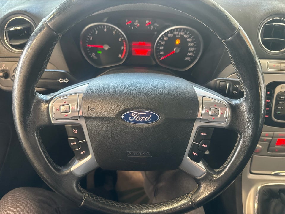 Ford S-MAX 2,0 Titanium 5d