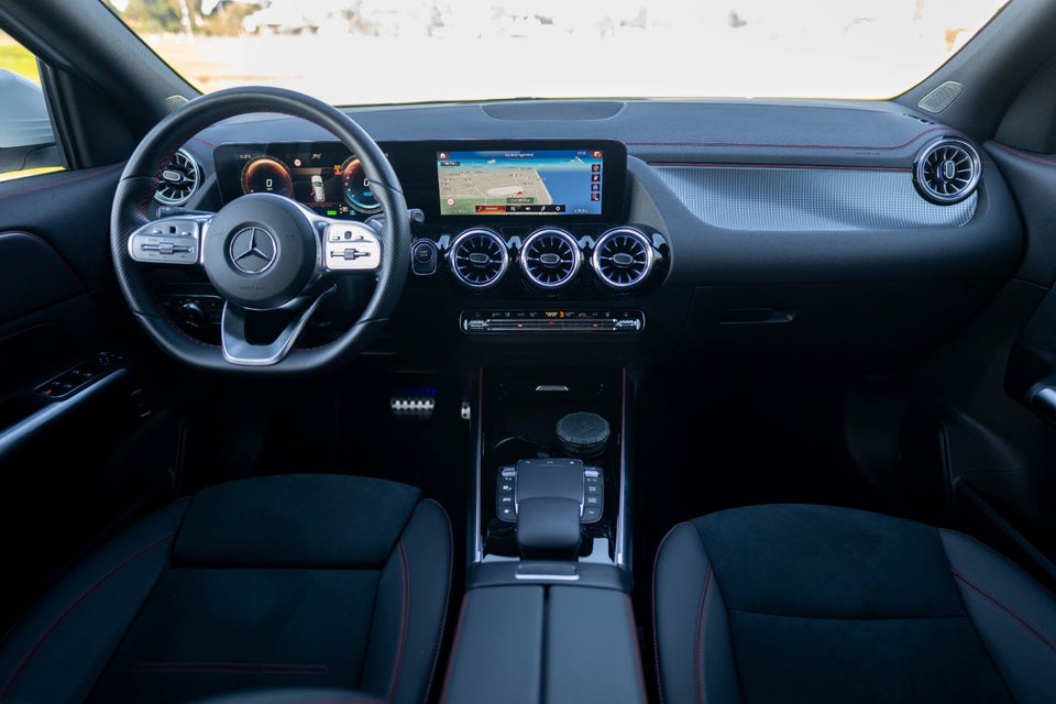 Mercedes EQA350 AMG Line 4Matic 5d