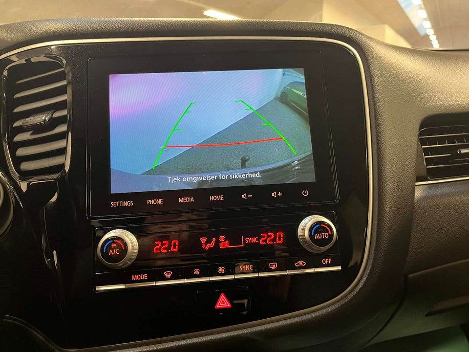 Mitsubishi Outlander 2,4 PHEV Invite CVT 4WD 5d