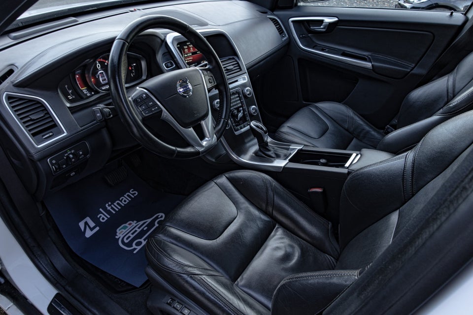 Volvo XC60 2,4 D5 220 Summum aut. AWD 5d