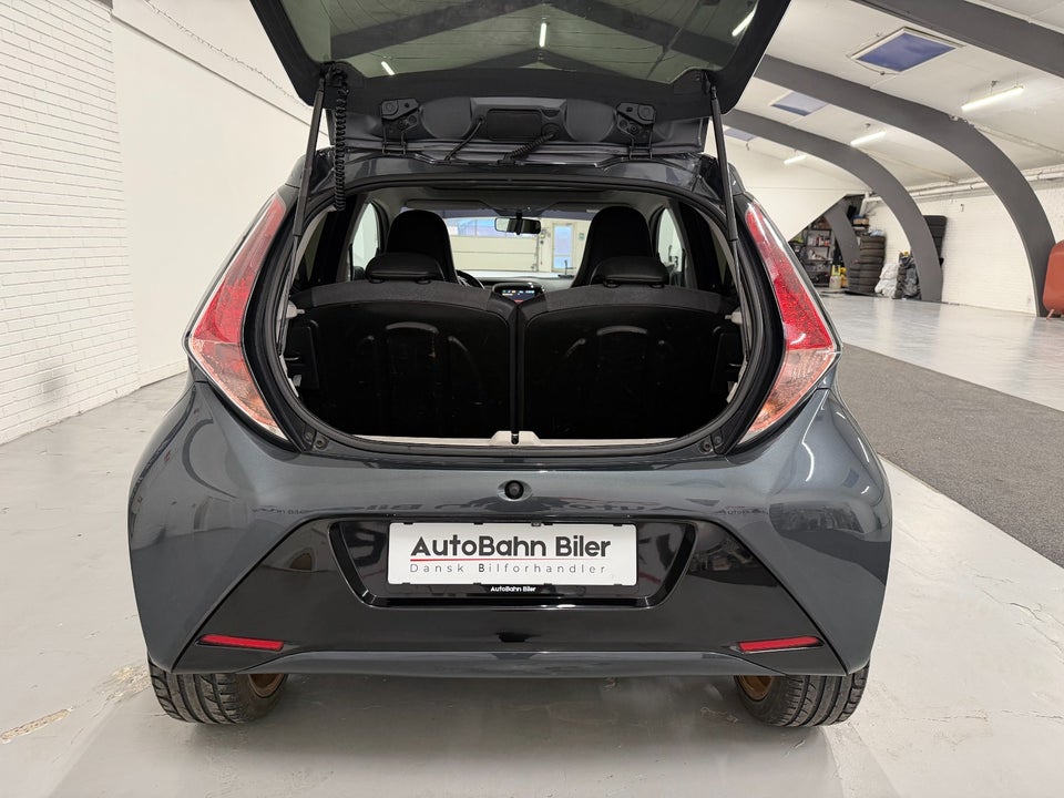 Toyota Aygo 1,0 VVT-i x-wave Sky 5d