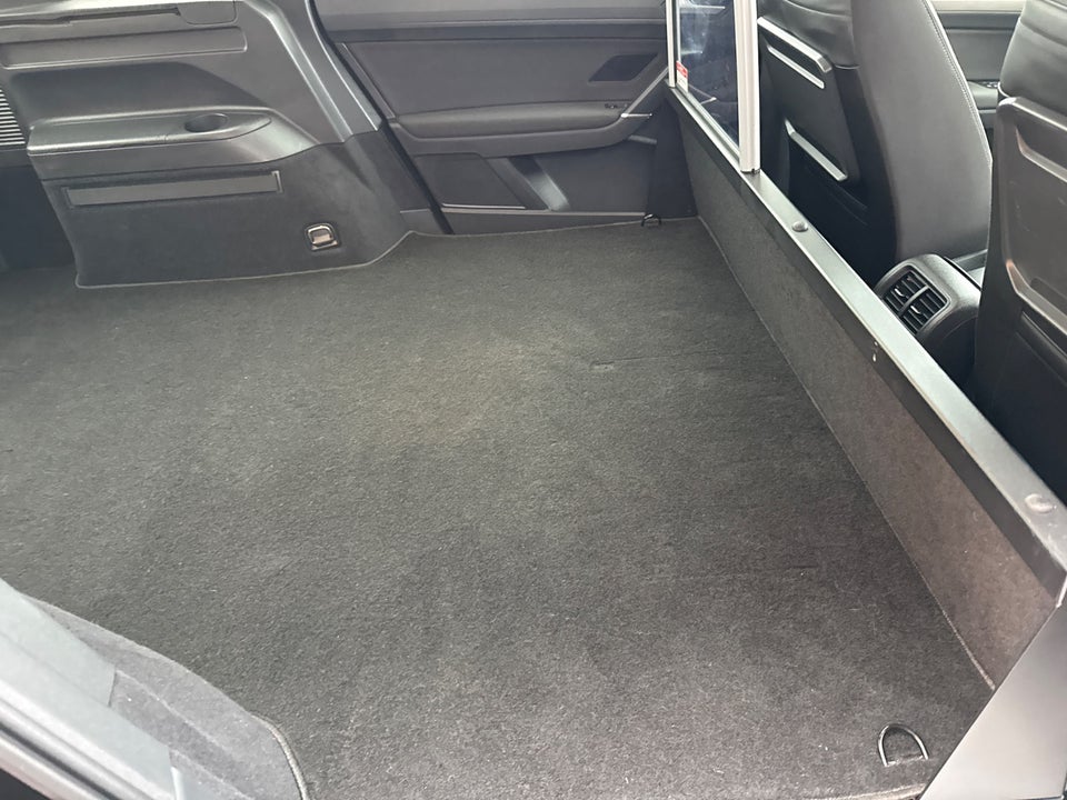 VW Touran 2,0 TDi 122 Comfortline Van 5d